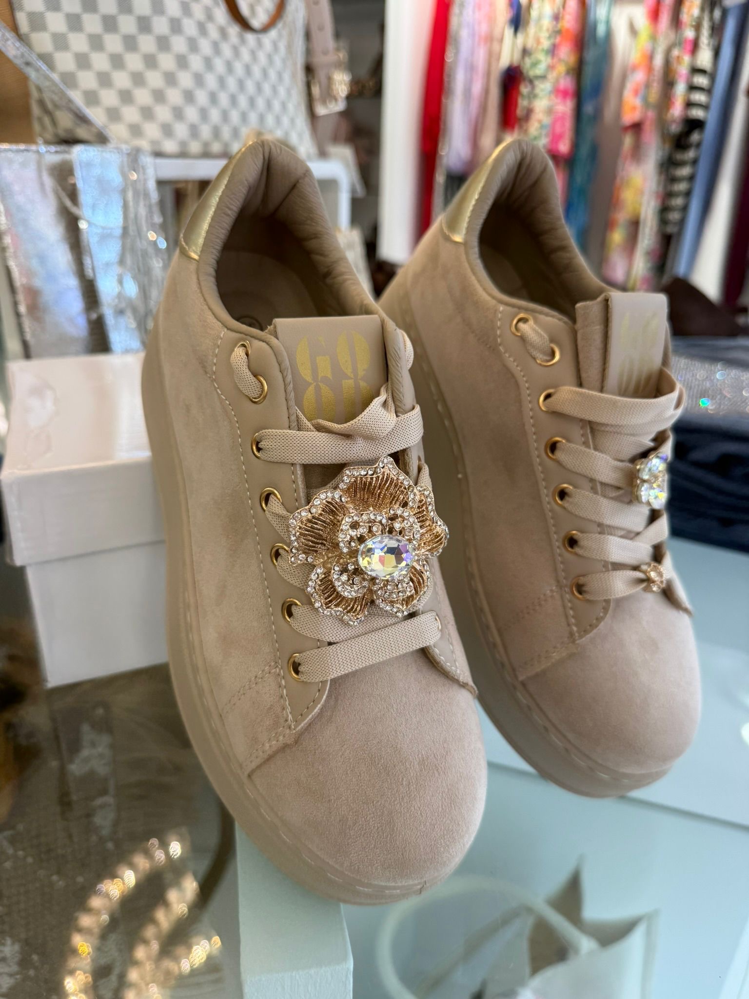 CREAM SUEDE TRAINER