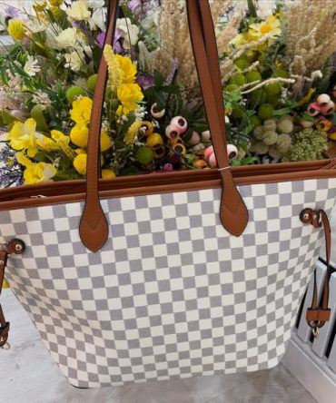 LB TOTE BAG
